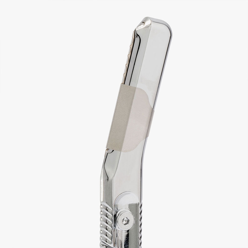 Leaf-Shave-Dermaplaner-Chrome-02