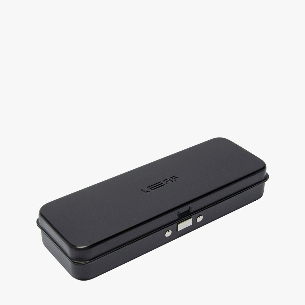 Leaf-razor-travel-case-black-01