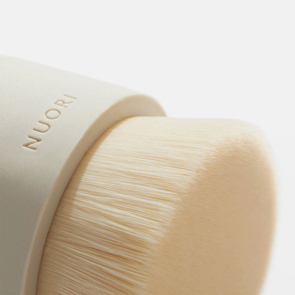 Nuori-Caressing-Facial-Brush-Neutral-02